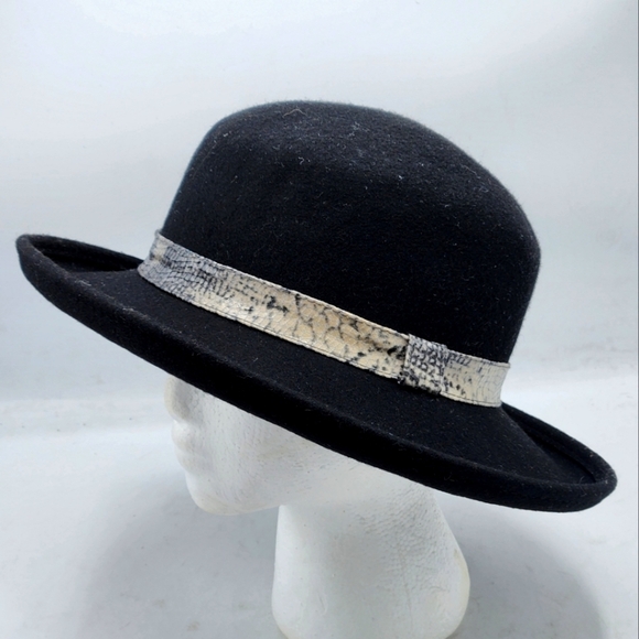 Vintage Unisex Black Homburg Wool Hat With Snake Skin Belt Around Detail OS - Picture 1 of 10